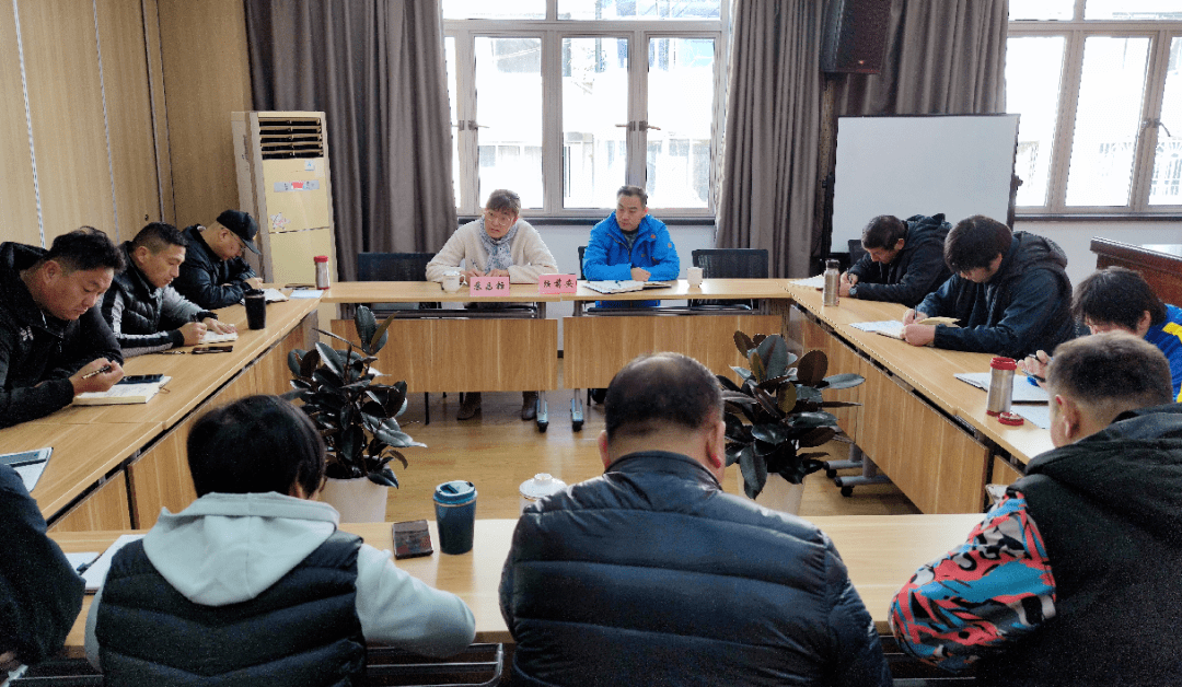 社区盾转会期走向成谜，犹他爵士完成体检，话题不断，纪律约束更严格(社区盾杯2024在线观看)